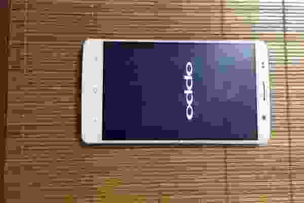 Cách khắc phục lỗi điện thoại Oppo treo logo - Fptshop.com.vn
