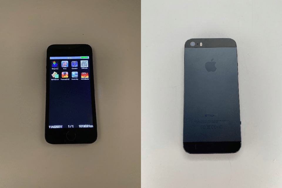 iPhone 5S màu xám có thiết kế đơn giản nhưng tinh tế, mang đến cảm giác chuyên nghiệp cho người dùng. Màu sắc đen xám tuyệt đẹp khiến chiếc điện thoại này trở nên đặc biệt. Hãy xem hình ảnh và khám phá thêm về iPhone 5S màu xám nhé!