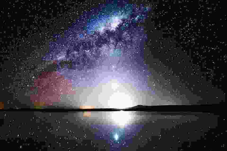 Hình Nền Nền Bầu Trời đêm Với Các Ngôi Sao Và đám Mây, HD và Nền Cờ đẹp  thiên văn học, outer, bầu trời để Tải Xuống Miễn Phí - Lovepik