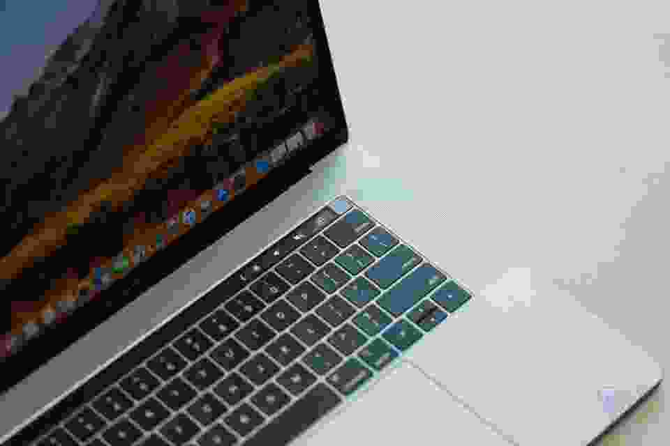 Bàn phím Macbook Pro 2018 chưa được khắc phục lỗi dính phím 