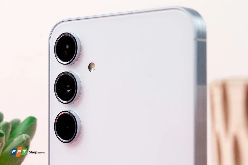 Camera sau Samsung Galaxy A55