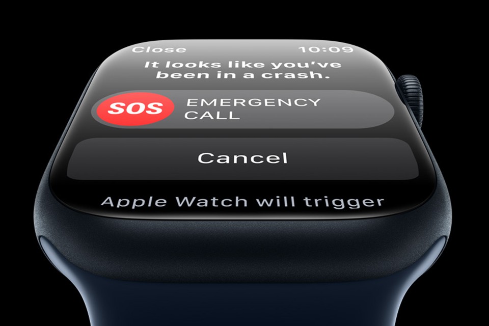 Đồng hồ Apple Watch Series 8 thông báo khẩn cấp