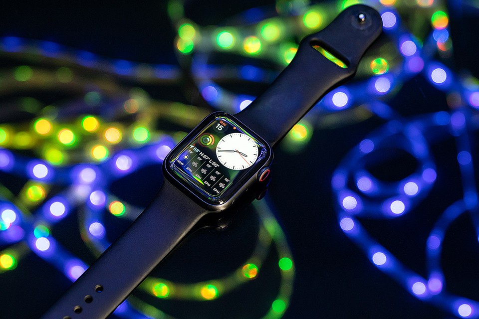 Đồng hồ Apple Watch SE GPS + Cellular 44mm viền nhôm dây cao su