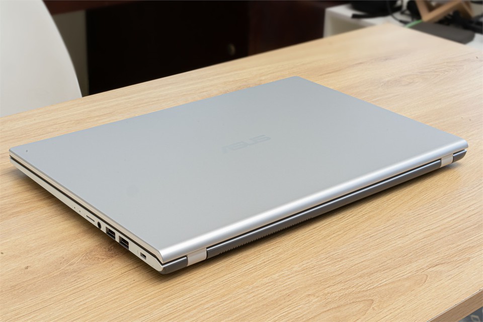 laptop Asus VivoBook X515EP BQ189T 2