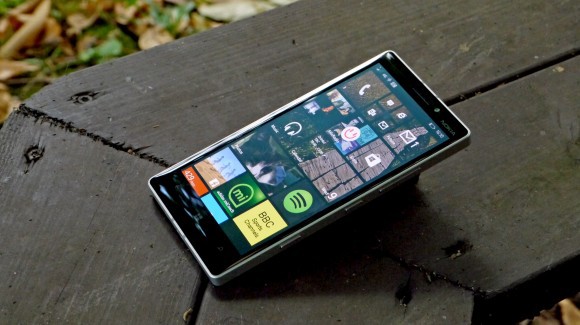 co-nen-mua-dien-thoai-Lumia-930