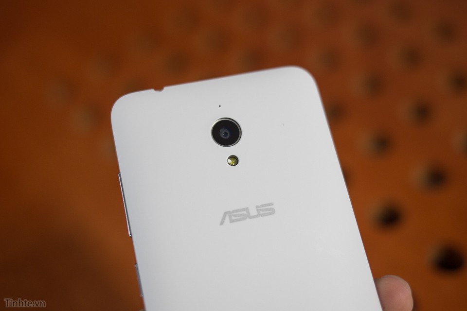 Trên tay Asus Zenfone Go, smartphone giá rẻ cấu hình mạnh mẽ 8