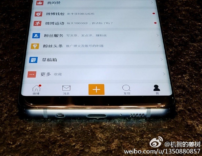 Lộ ảnh chụp cận cảnh của Galaxy S8 đang bật màn hình