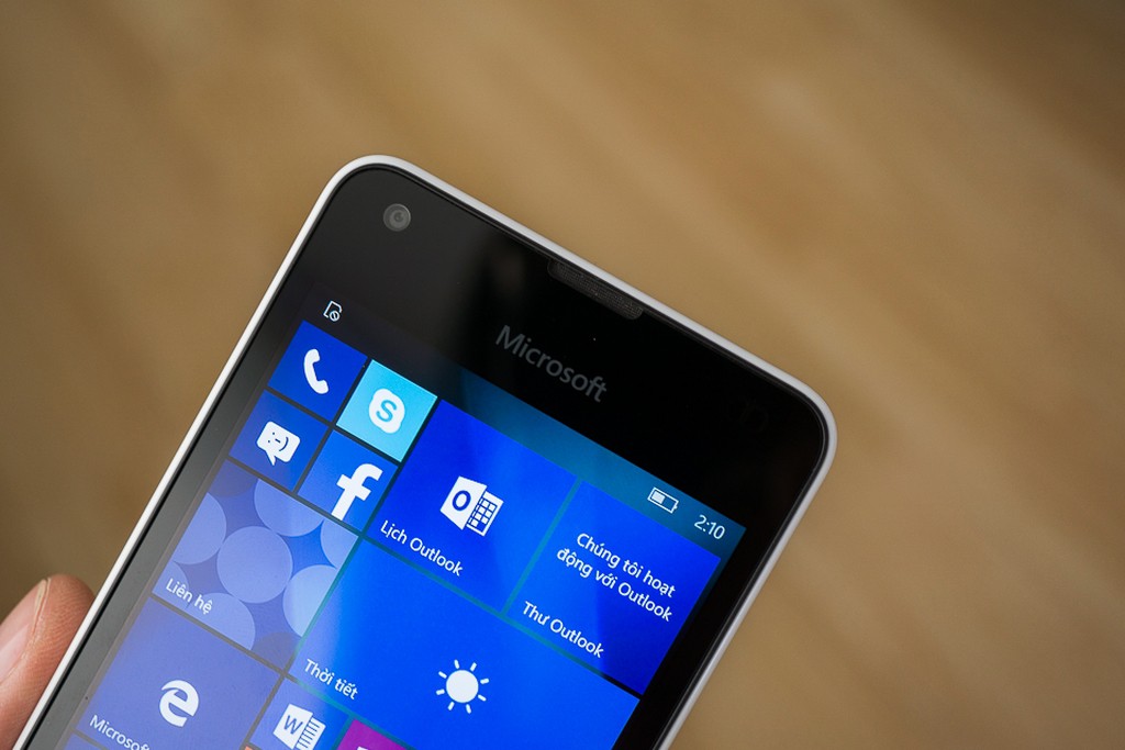 Mở hộp Microsoft Lumia 550 đầu tiên tại Việt Nam