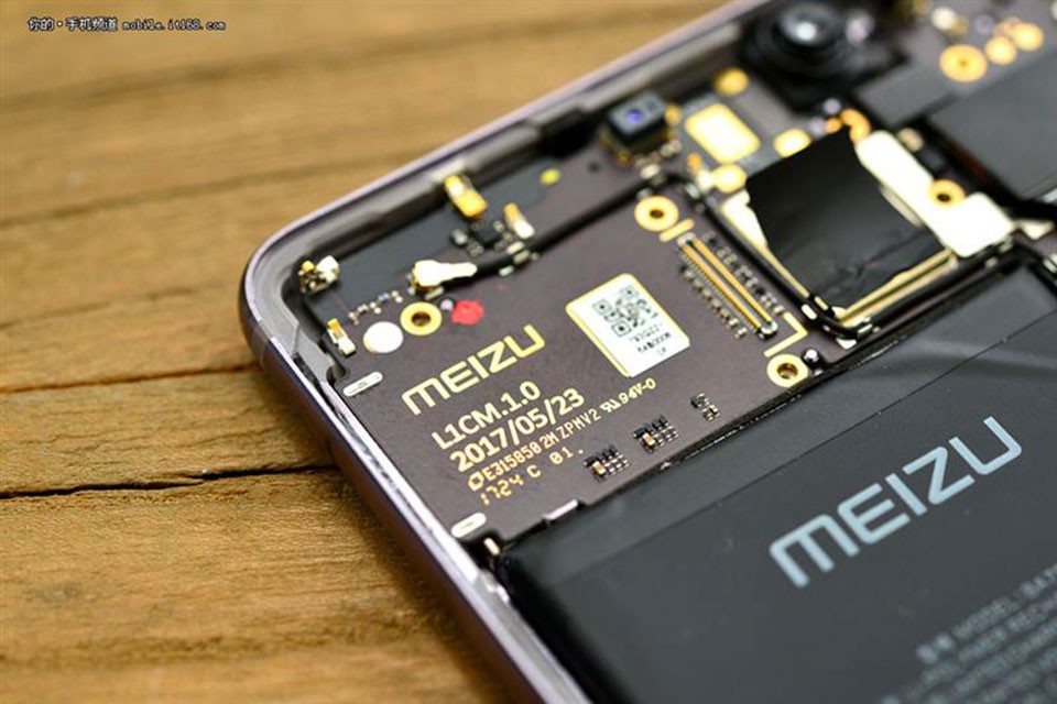 Mổ xẻ Meizu Pro 7 Plus