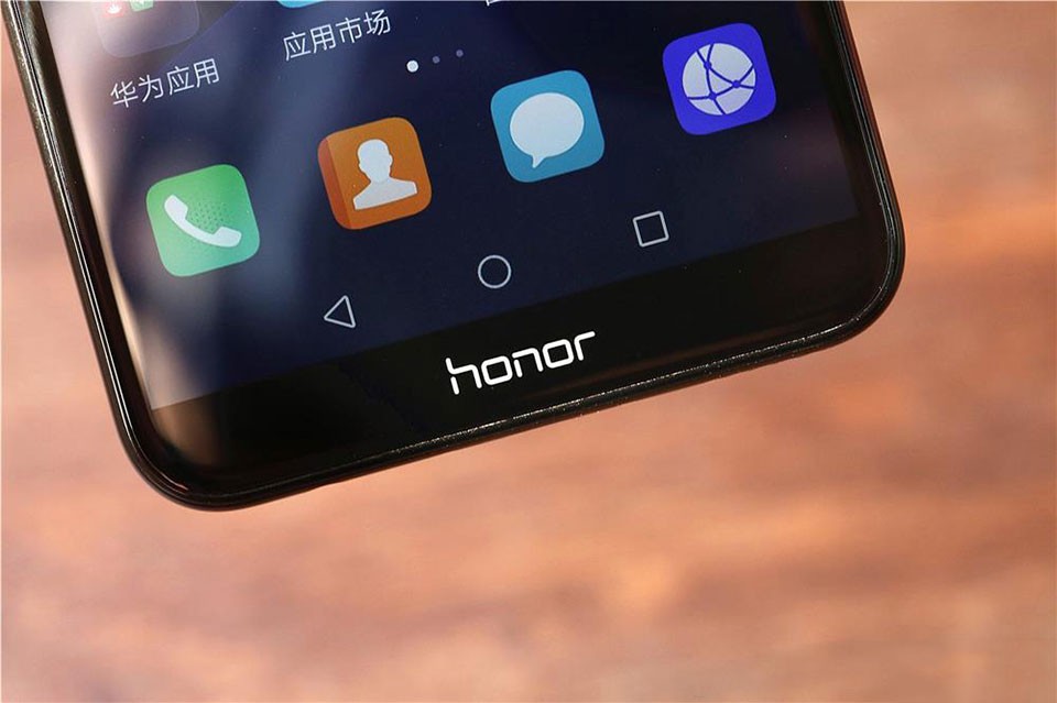 Trên tay Huawei Honor 7C