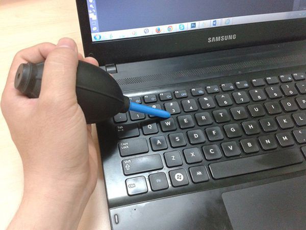 Cách sạc pin laptop đúng cách giúp pin không bị chai