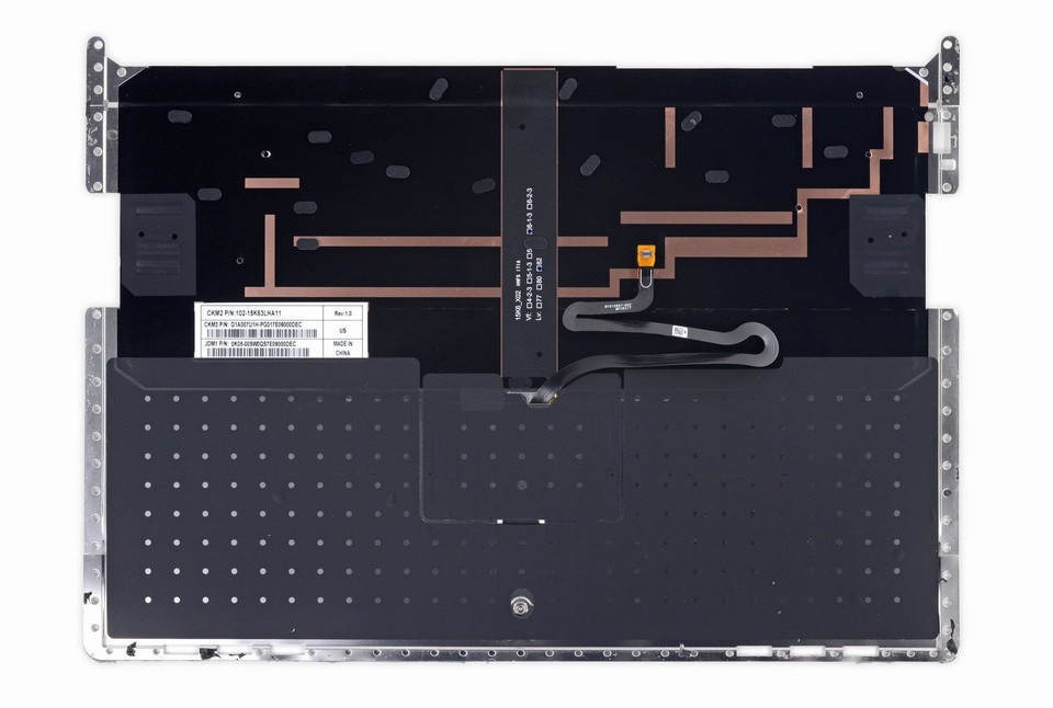 Bên trong Surface Laptop: Linh kiện hàn chết, khó sửa