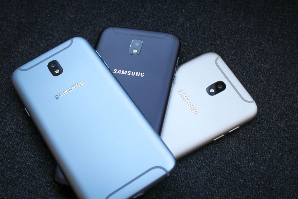 Samsung Galaxy J7 Pro 01