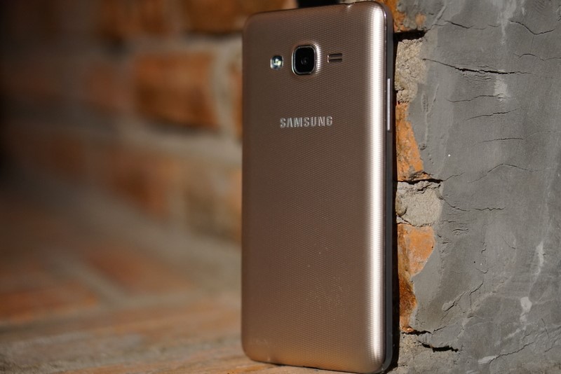 Samsung Galaxy J2 Prime  Cấu hình tầm trung giá 2