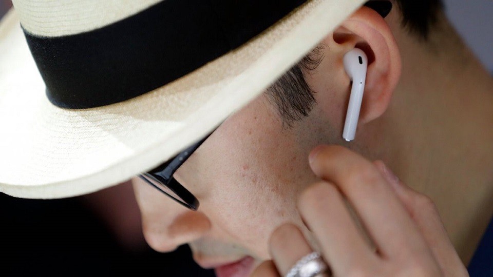 Tai nghe AirPods của iPhone 7 có thể ảnh hưởng đến sức khỏe con người