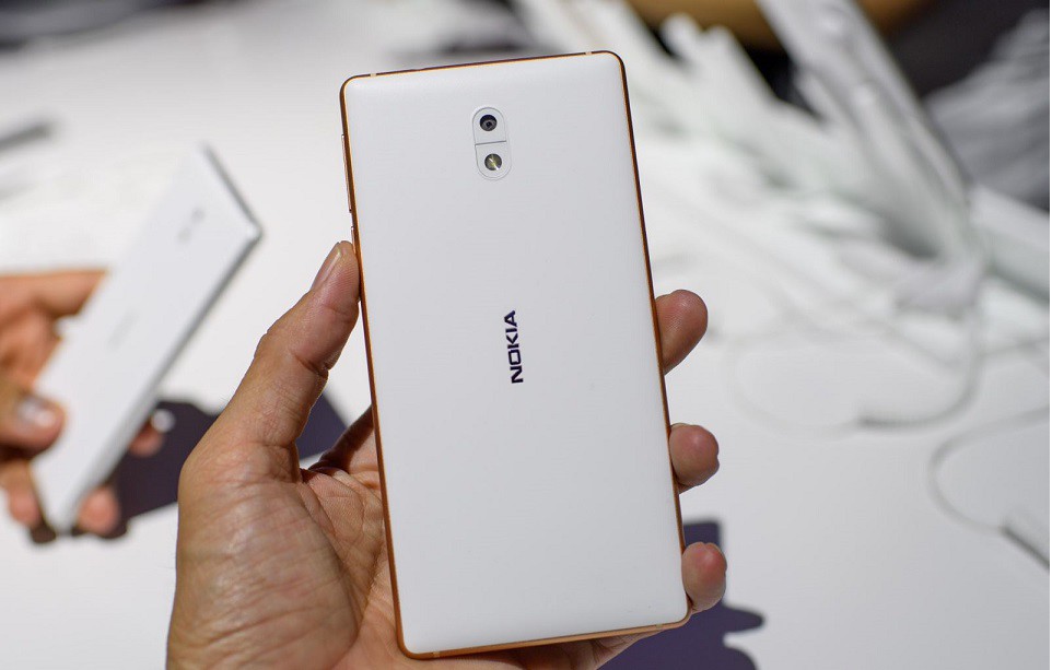 Bộ 3 smartphone Nokia: Vẫn còn đâu đó sự thân quen
