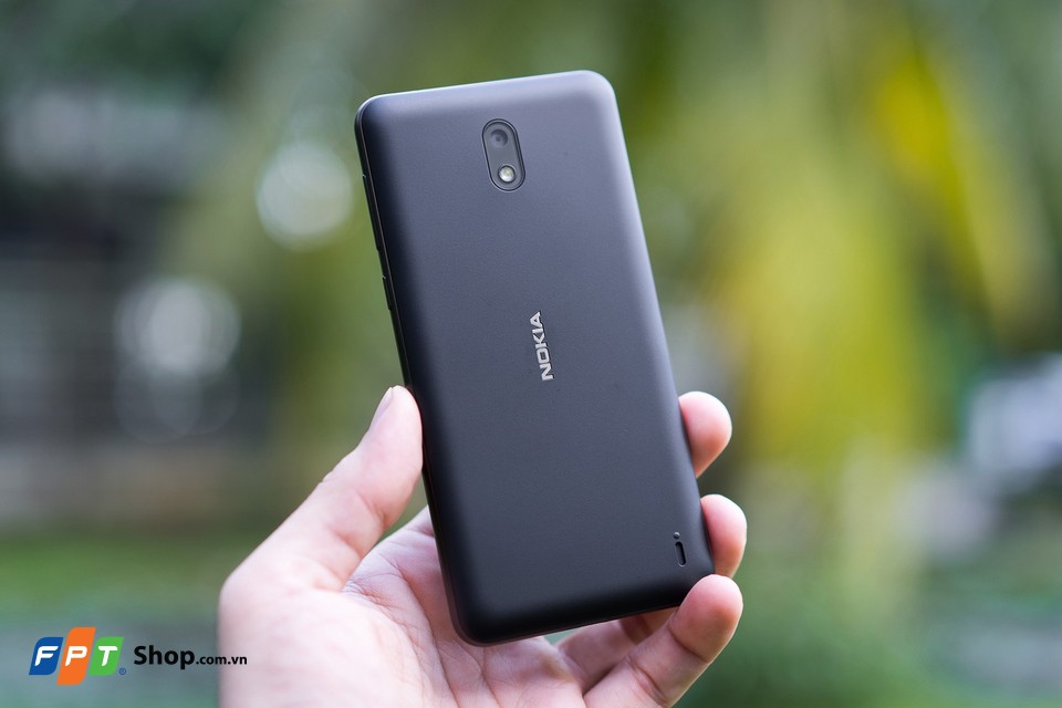 Trên tay Nokia 2: Thiết kế chắc chắn, pin siêu khủng (Ảnh 1)