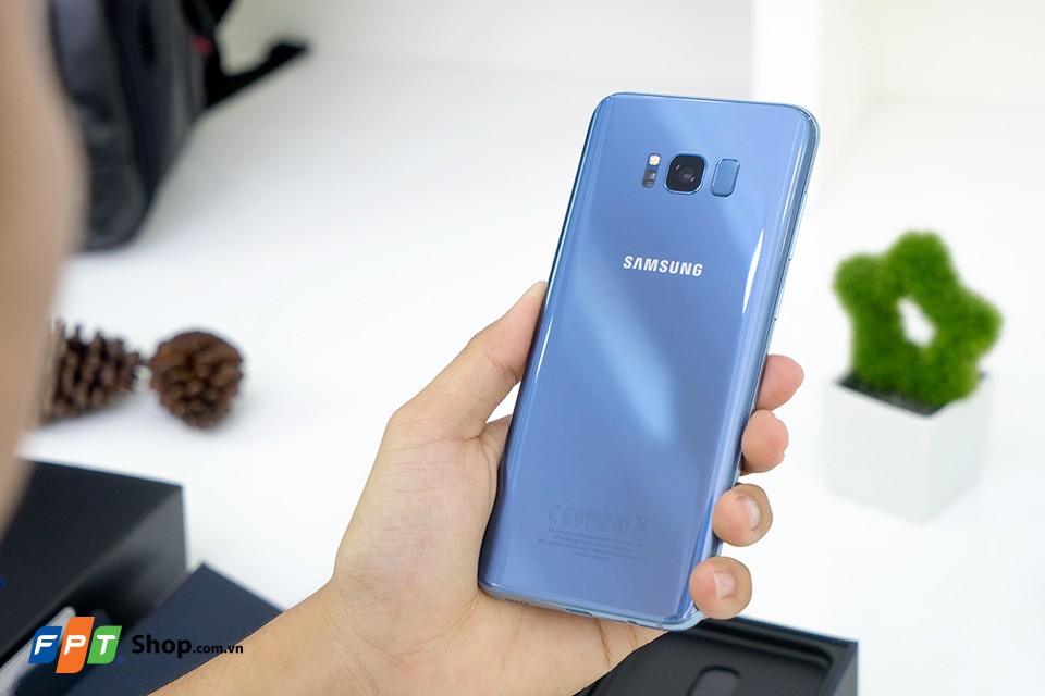 Đập hộp, trên tay Samsung Galaxy S8 Plus Blue Coral (Ảnh 6)