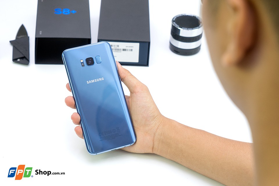 Đập hộp, trên tay Samsung Galaxy S8 Plus Blue Coral (Ảnh 14)