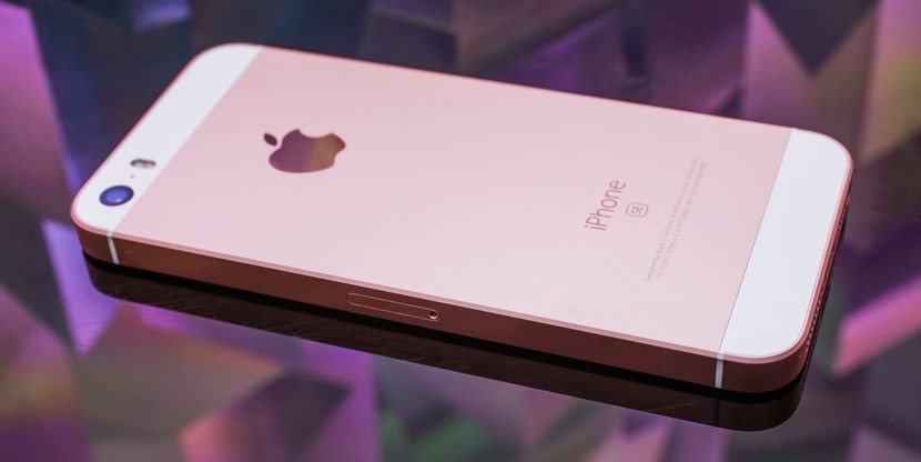 iPhone SE giá chỉ 4 triệu hút khách hàng Việt