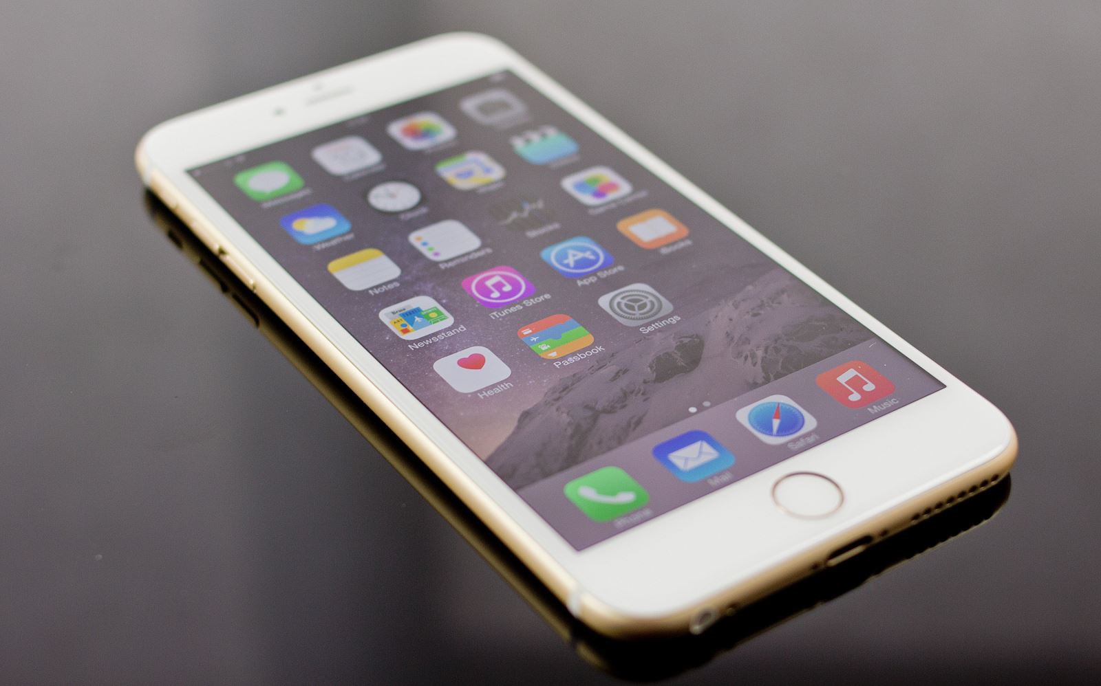 iPhone 6 giá chỉ 4.9 triệu tràn vào thị trường Việt Nam