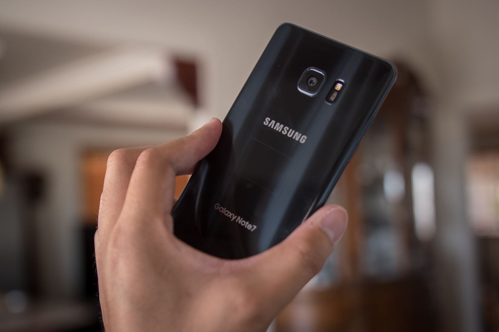 Samsung Galaxy Note 7 sử dụng pin lithium