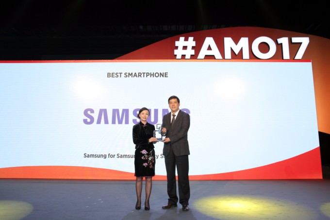 Samsung Galaxy S8|S8+ nhận giải “Smartphone xuất sắc