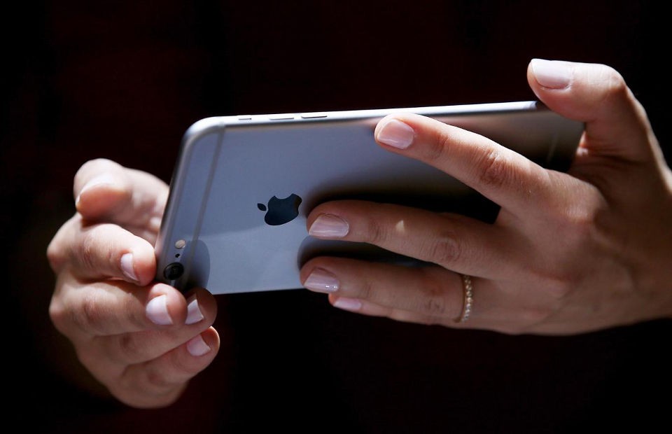 Trang web kỳ lạ khiến iPhone, iPad phải khởi động lại