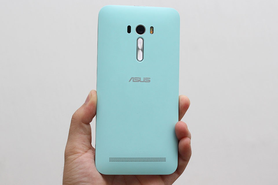 Trên tay Asus Zenfone Selfie tại FPTShop