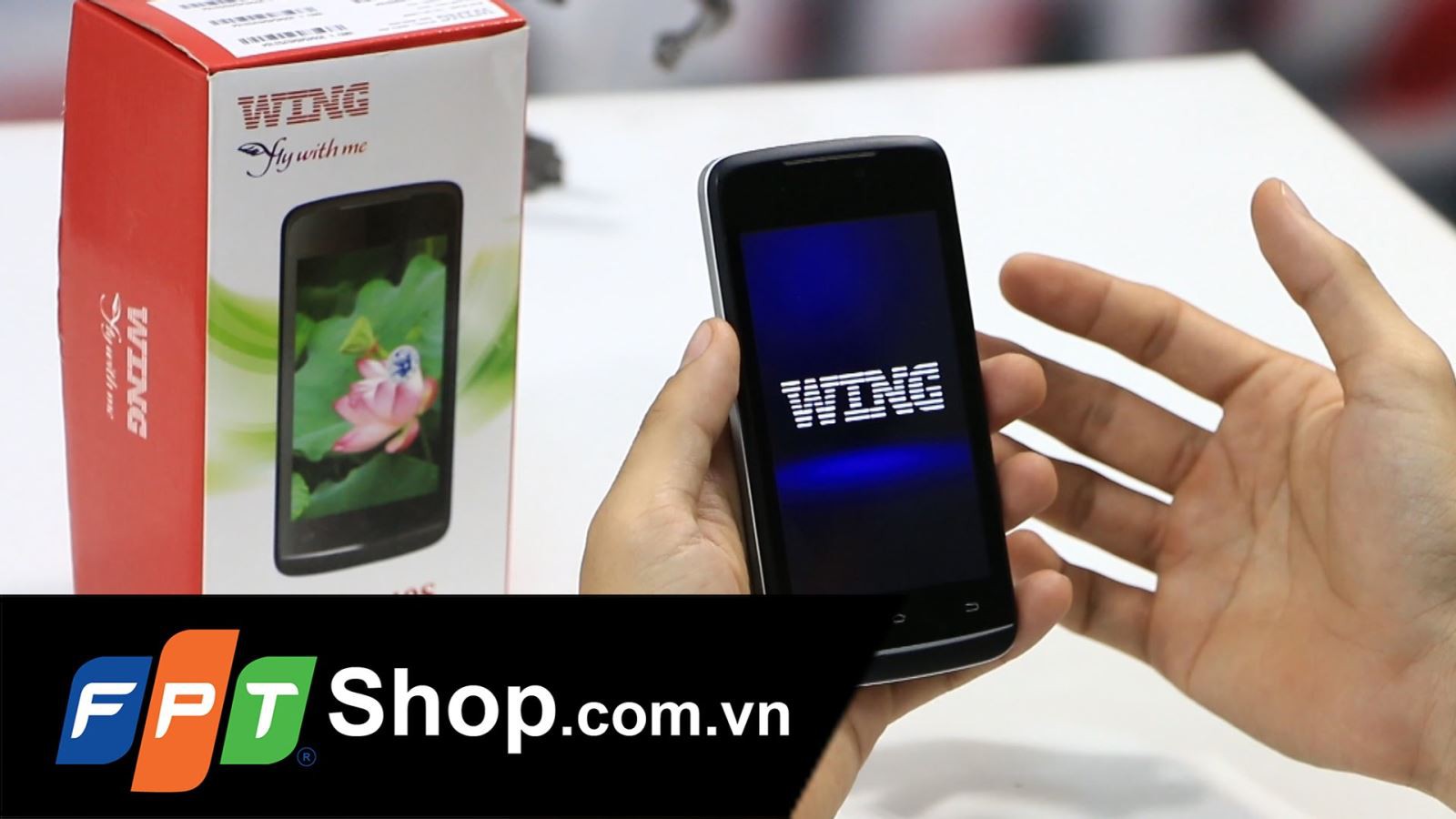 Wing Hero 40S sở hữu màn hình cảm ứng điện dung đa điểm 4 inch sắc nét
