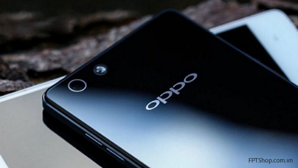 Oppo Mirror 5 so với những đối thủ khác cùng phân khúc
