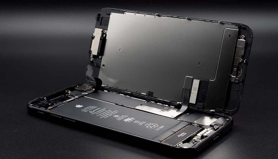 Apple muốn hoàn toàn dựa vào các bộ phận tái chế cho các mẫu iPhone mới (ảnh 1)