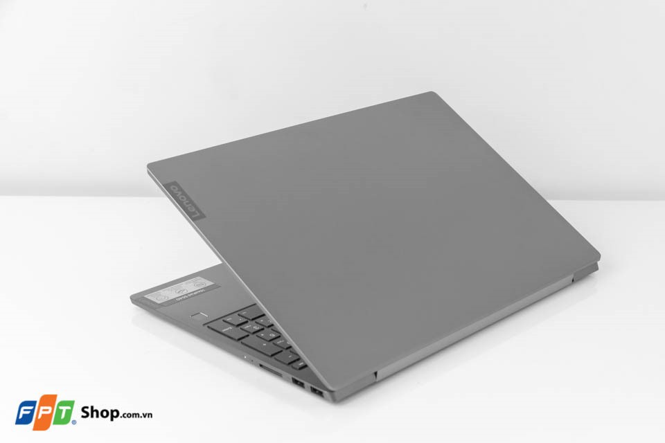 Trên tay Lenovo IdeaPad S540-15IML