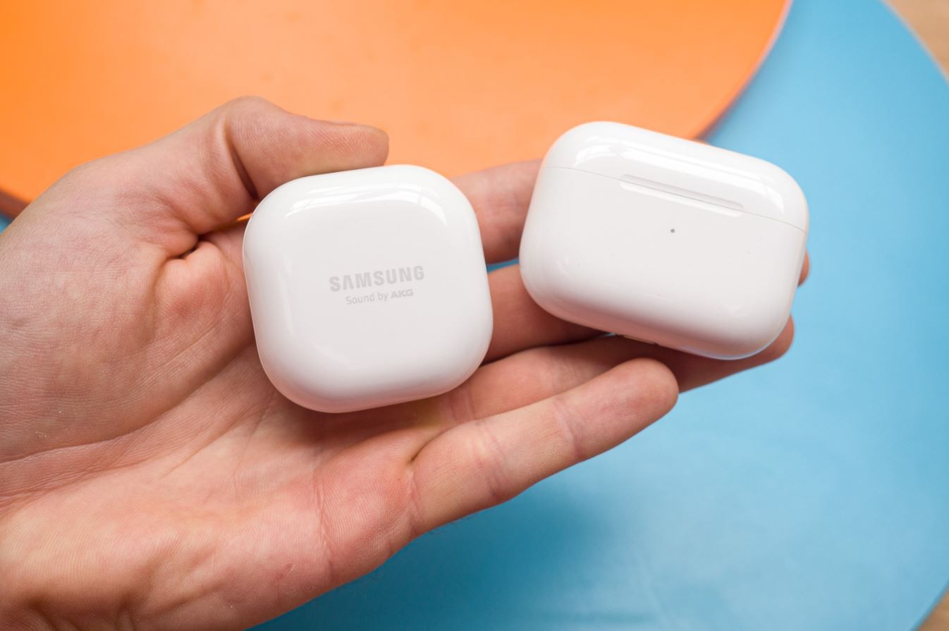 So sánh Samsung Galaxy Buds Live và AirPods Pro: Hai chiếc tai nghe nghe đình đám nhất thị trường 4