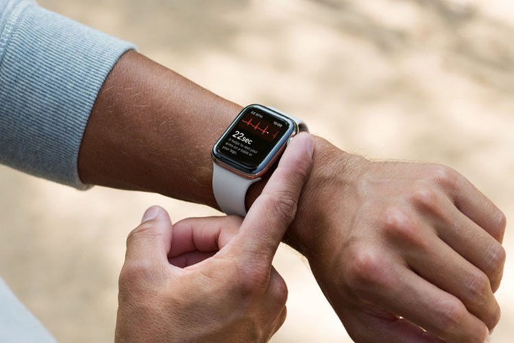 So sánh Samsung Galaxy Watch 3 và Apple Watch 5: Đâu là sản phẩm phù hợp với bạn? 2