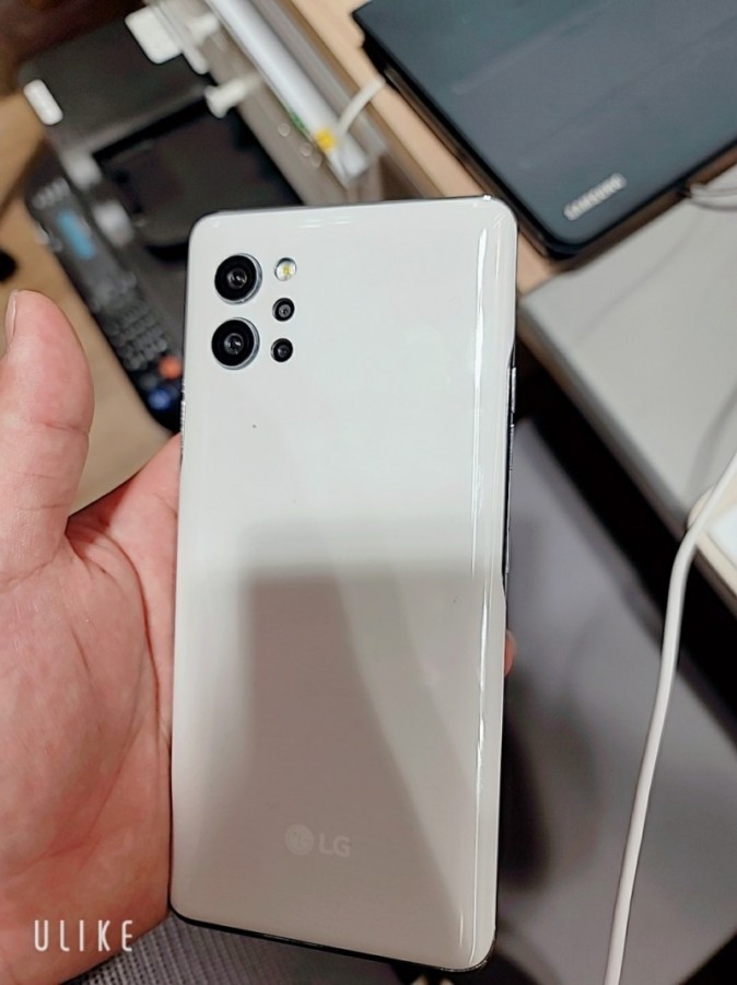 LG Q92 5G đi kèm chip Snapdragon 765G lộ ảnh thực tế trên tay người dùng