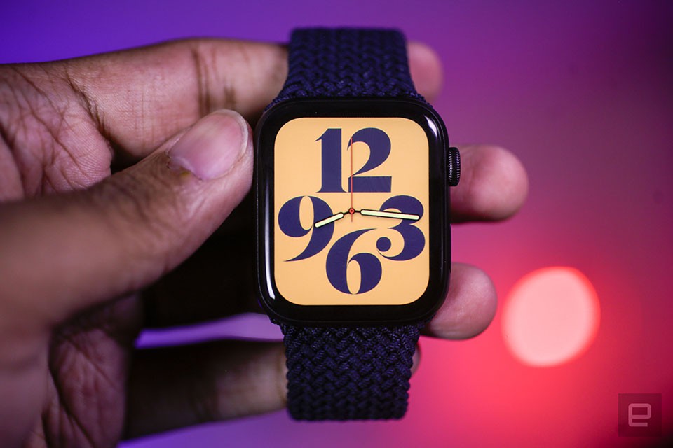 Apple Watch SE 01 
