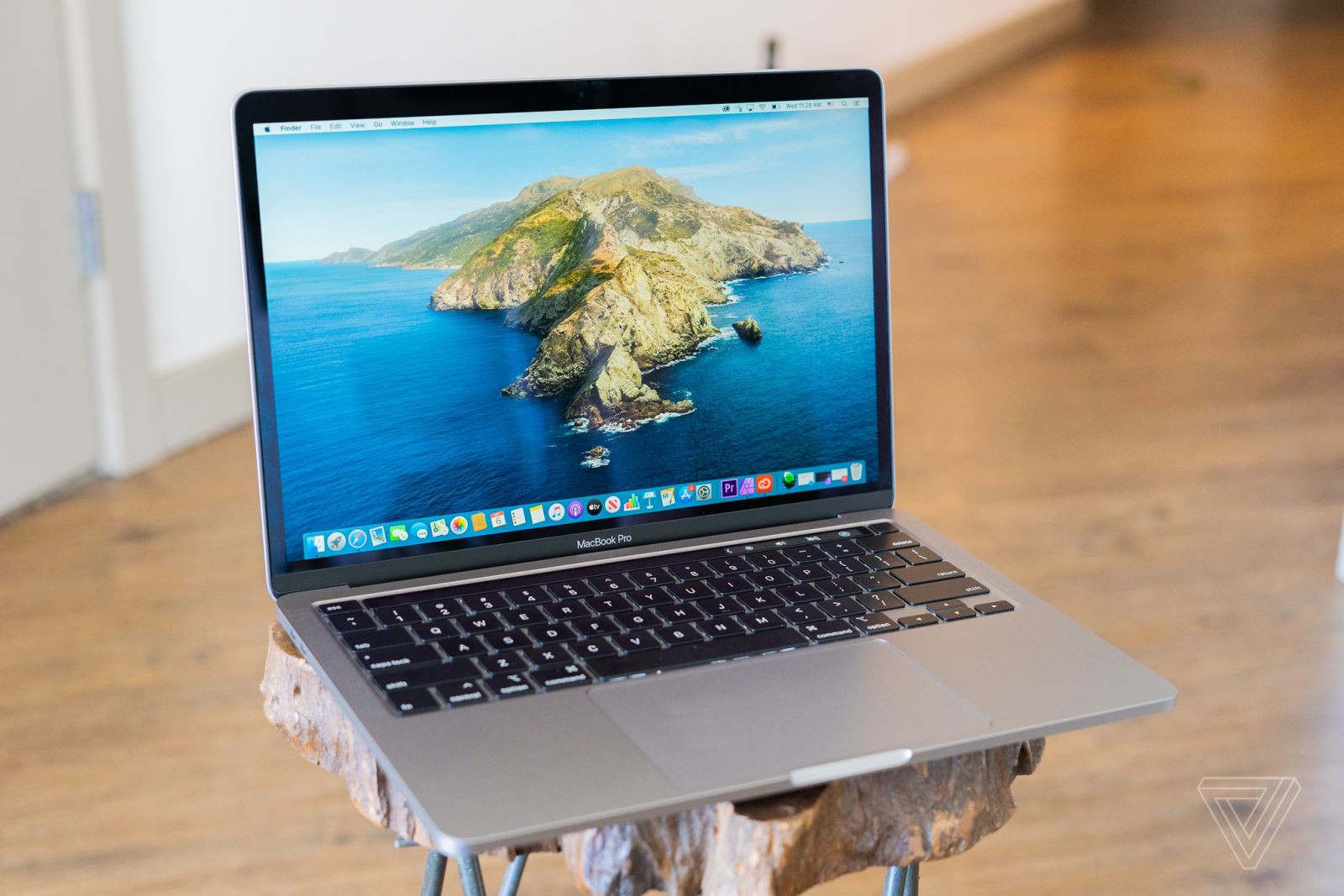 Macbook Pro 13 inch 2020 thiết kế
