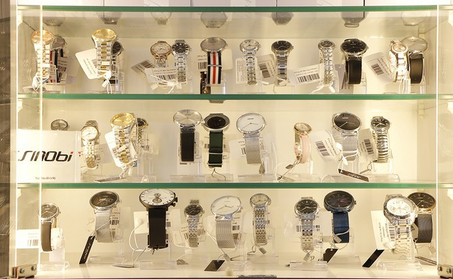 5 lý do bạn nên mua đồng hồ chính hãng tại FPT Shop  4