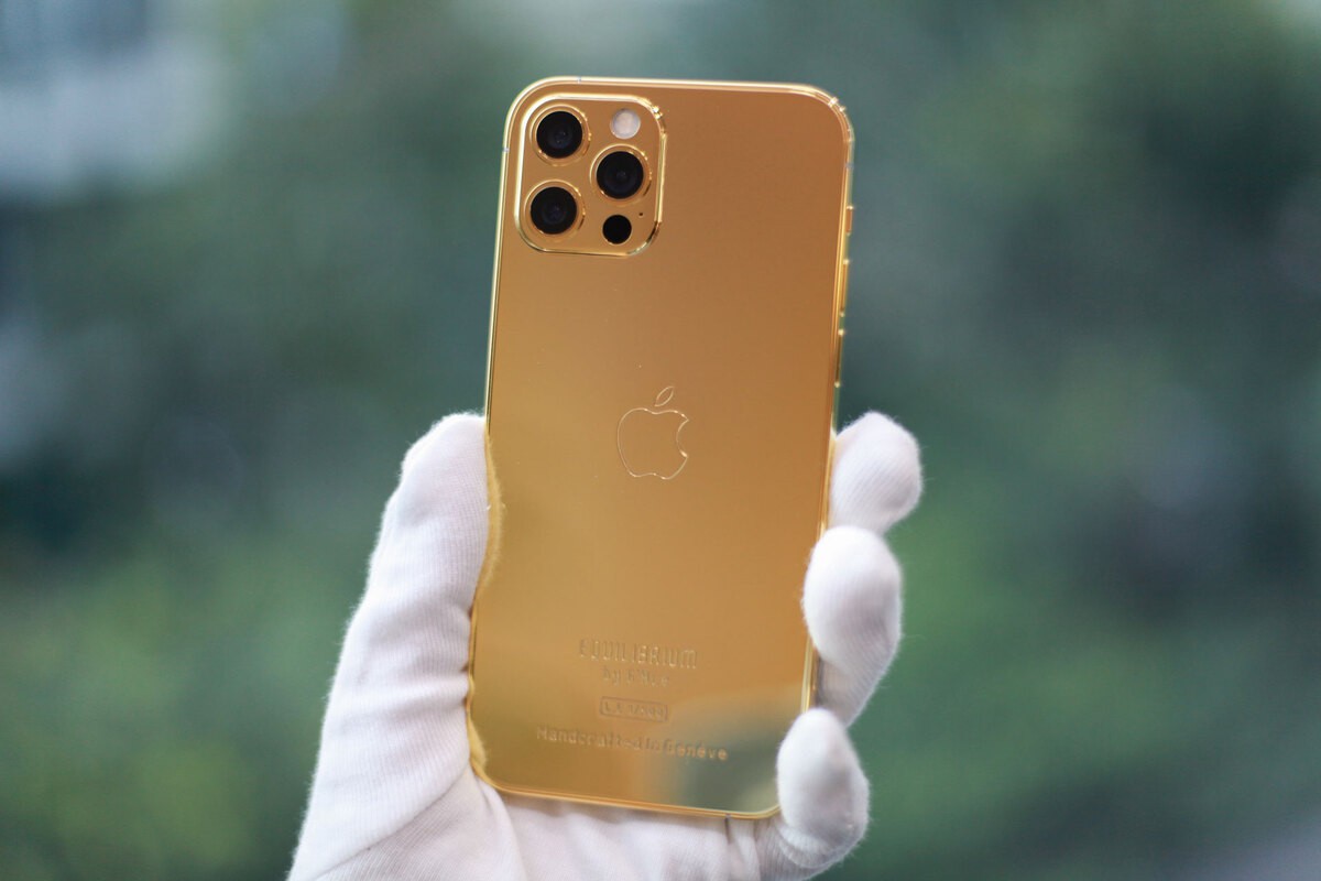Chi tiết iPhone 12 Pro Gold mạ vàng 01