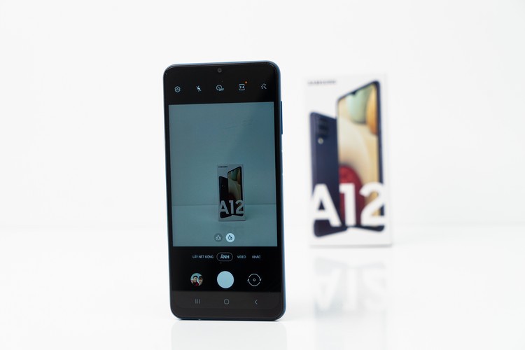 Điện thoại Samsung Galaxy A12 | Với camera selfie nằm ở notch