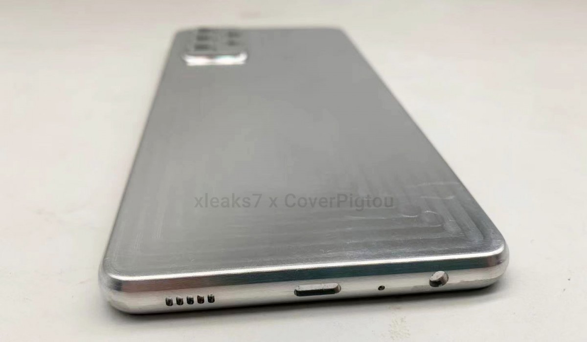 Nguyên mẫu thiết kế Samsung Galaxy A72 lộ diện
