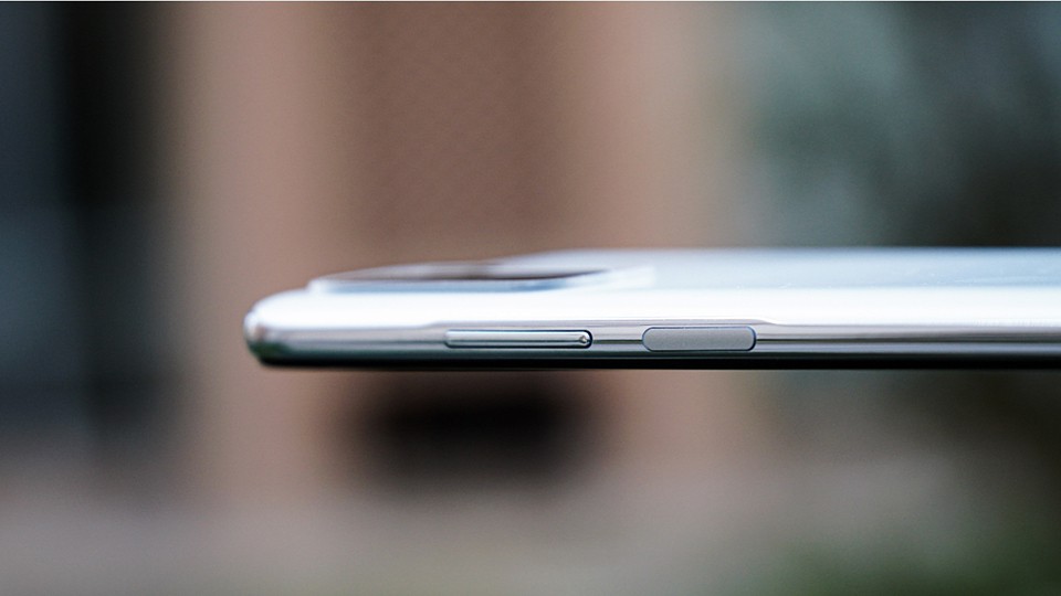 Xiaomi Redmi Note 10 kích thước gọn nhẹ