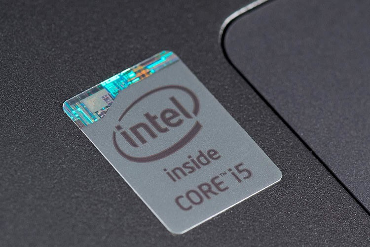 Intel Inside là gì?  Có nghĩa là gì để có nhãn dán được cài đặt trên mỗi máy tính?  Đầu tiên