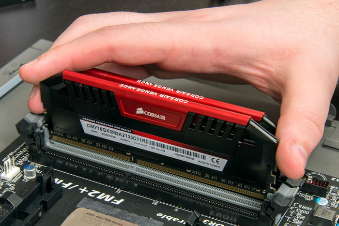 Hướng dẫn tháo lắp RAM máy tính một cách nhanh chóng và an toàn