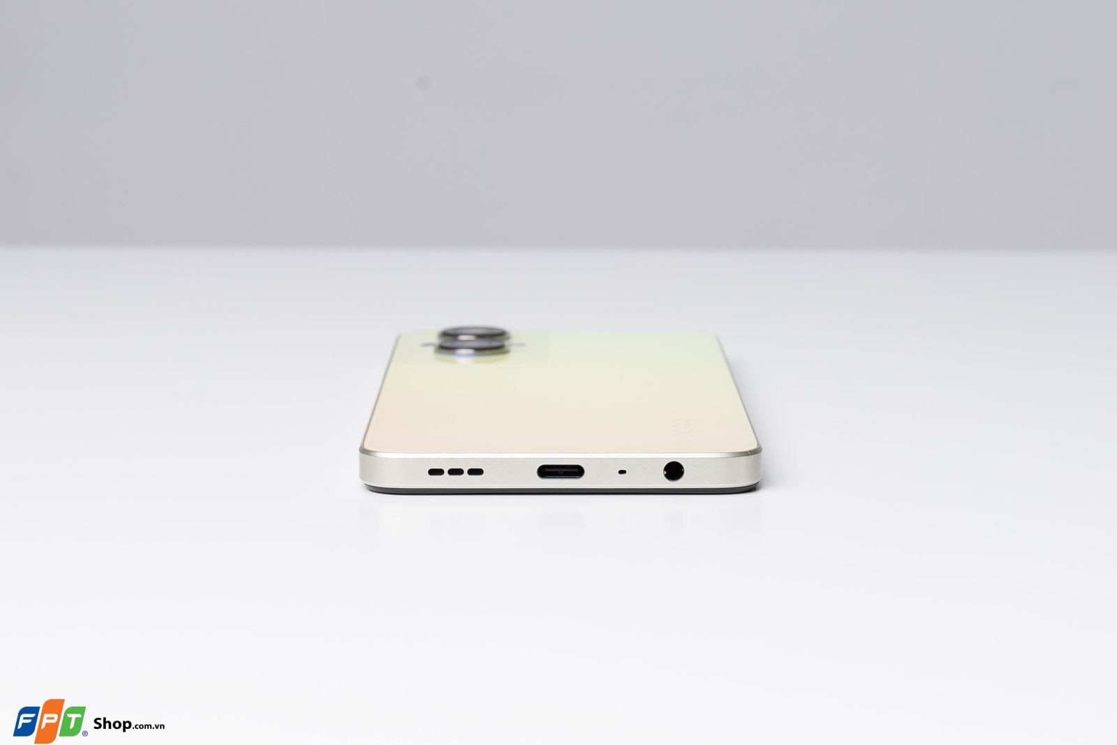 Trên tay OPPO Reno8 Z: Thiết kế mới thời thượng, Snapdragon 695, bộ nhớ gấp đôi