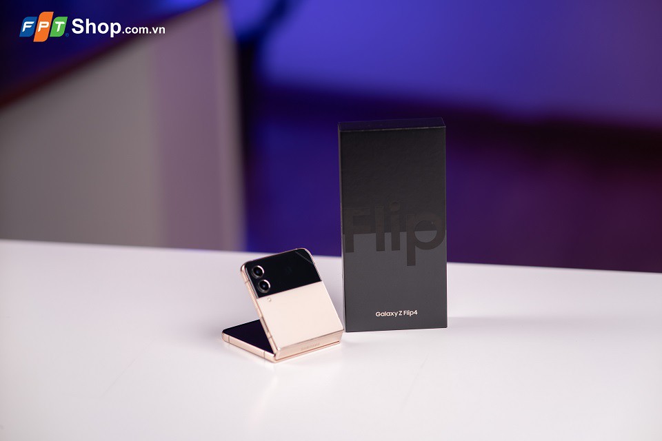 Nên mua Galaxy Z Flip4 không? Smartphone gập nhỏ gọn, thời trang và cực kì mạnh mẽ