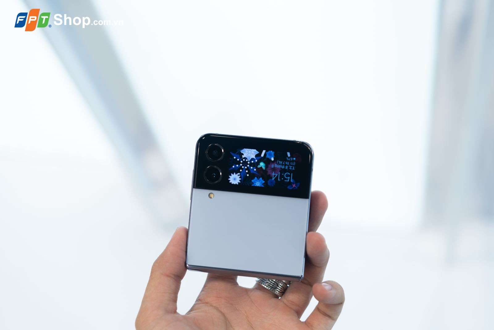 Nên mua Galaxy Z Flip4 không? Smartphone gập nhỏ gọn, thời trang và cực kì mạnh mẽ