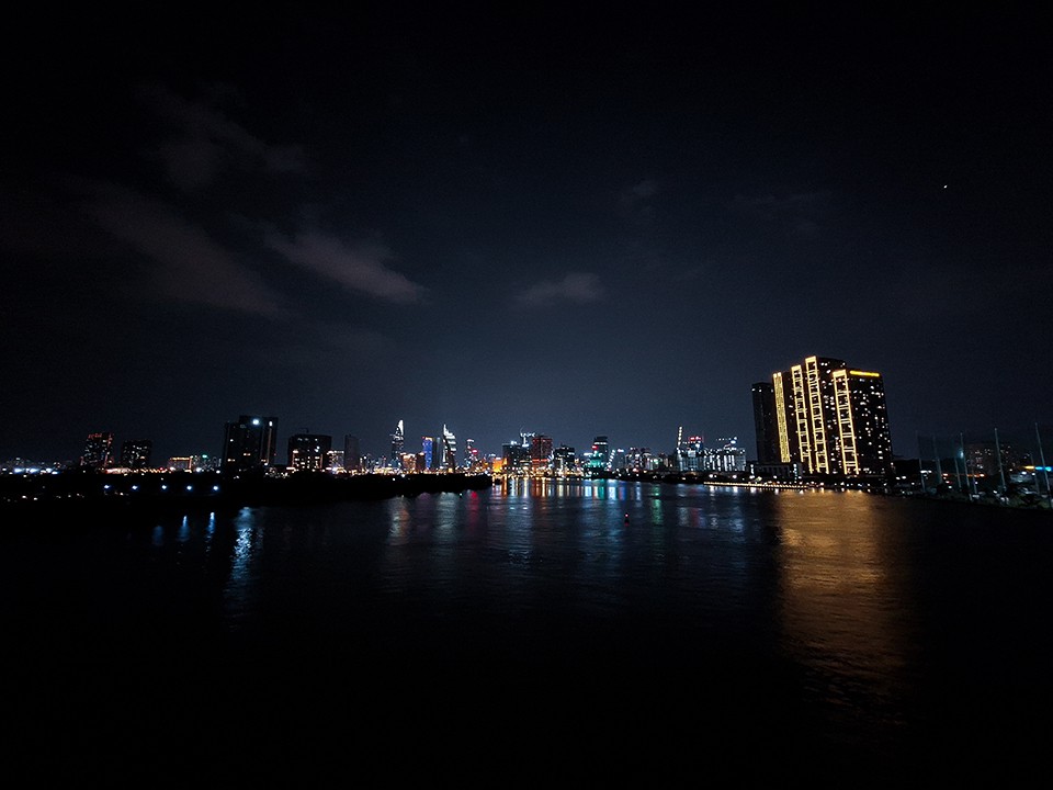 “Đu đêm” Sài Gòn cùng Samsung Galaxy A54 5G 38