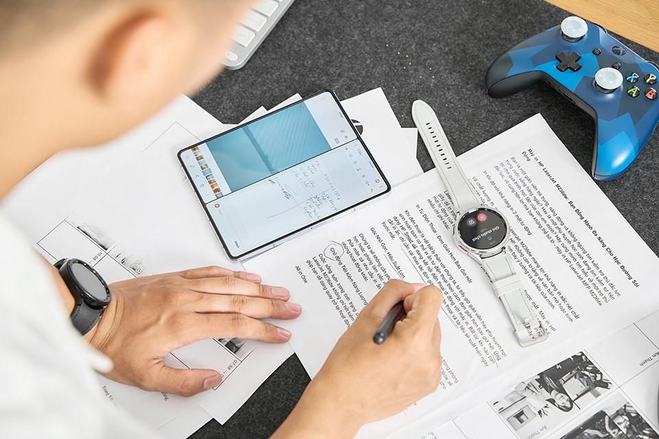 Với Samsung Galaxy Z Fold5, mọi tác vụ văn phòng sẽ gói gọn trong một chiếc điện thoại 123